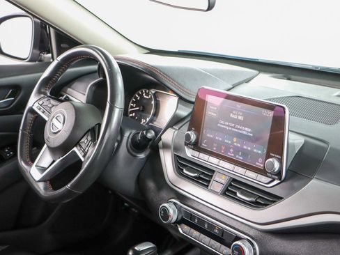 Used 2024 Nissan Altima 2.5 SR image 25