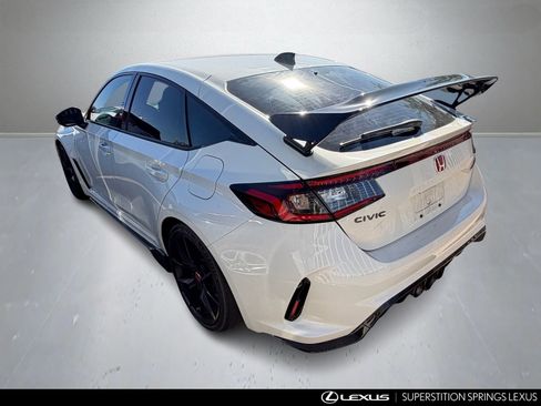 Used 2024 Honda Civic Type R image 4