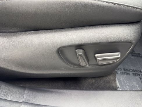 Used 2024 Toyota Highlander FWD image 52