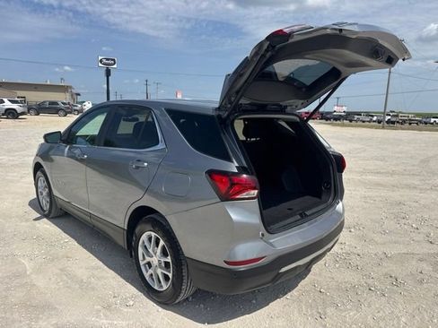 Used 2024 Chevrolet Equinox LT AWD/4WD image 4