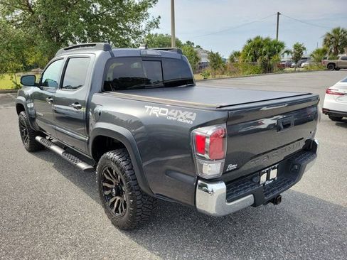 Used 2020 Toyota Tacoma TRD Off-Road AWD/4WD image 12