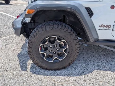 Used 2023 Jeep Wrangler Unlimited Rubicon AWD/4WD image 9