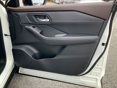 Used 2023 Nissan Rogue SL FWD image 43