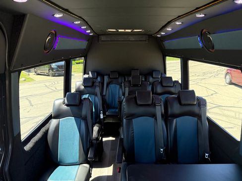Used 2016 Mercedes-Benz Sprinter 3500 image 23
