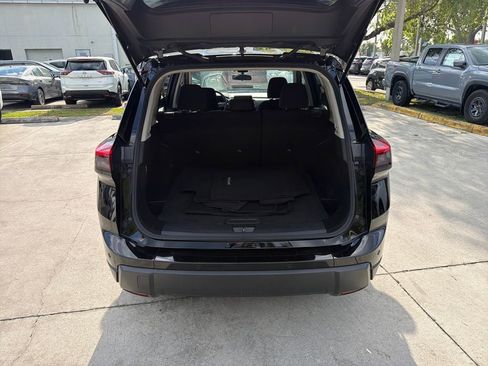 Used 2024 Nissan Rogue S FWD image 30