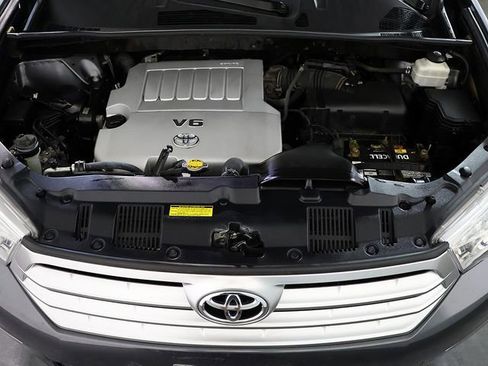 Used 2012 Toyota Highlander SE w/ Tow Pkg AWD/4WD image 35
