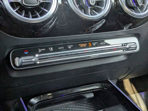 Used 2025 Mercedes-Benz GLA 250 image 21