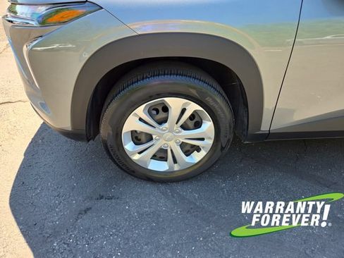 Used 2024 Chevrolet Trax LS FWD image 18