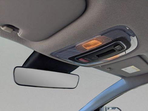 Used 2023 Hyundai Elantra Limited image 18