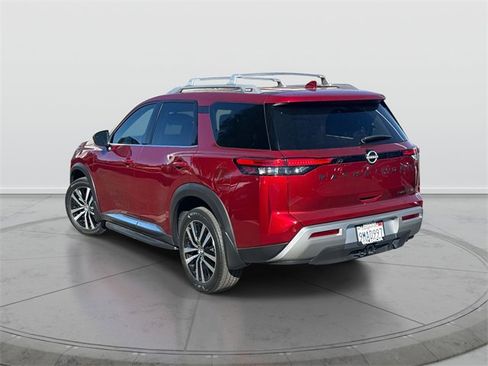 Certified 2024 Nissan Pathfinder Platinum image 4