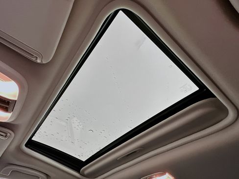 Used 2024 Subaru Crosstrek 2.0i Premium image 25