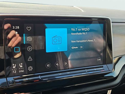 Certified 2024 Volkswagen Atlas SEL image 31