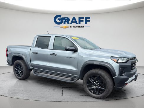 Used 2025 Chevrolet Colorado Trail Boss AWD/4WD image 16