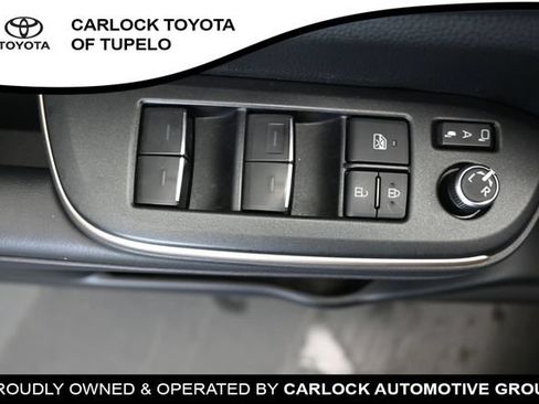 Used 2023 Toyota Crown AWD/4WD image 28