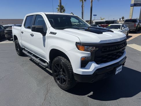 Used 2024 Chevrolet Silverado 1500 Custom Trail Boss w/ Turbomax Blackout Package AWD/4WD image 2