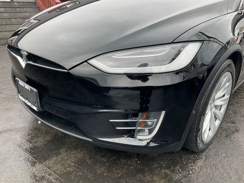 Used 2018 Tesla Model X 75D image 88