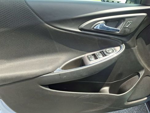Used 2017 Chevrolet Malibu LT FWD image 14