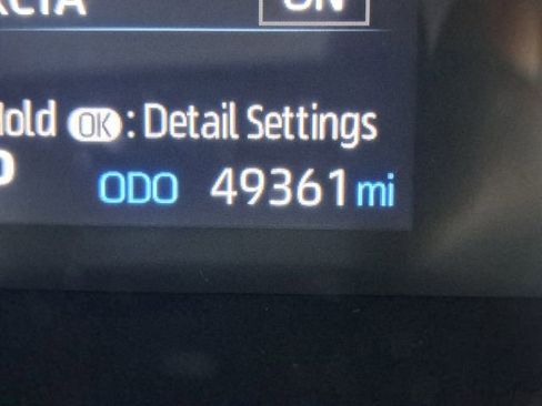 Used 2021 Toyota Highlander LE image 23