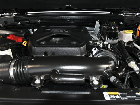 Used 2024 Jeep Wrangler Unlimited Sahara w/ Technology Group image 20