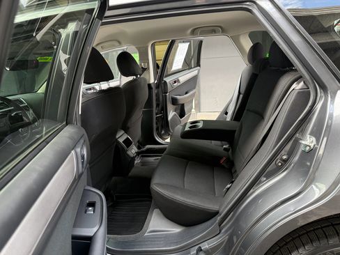 Used 2019 Subaru Outback 2.5i Premium w/ Popular Package #2 AWD/4WD image 13