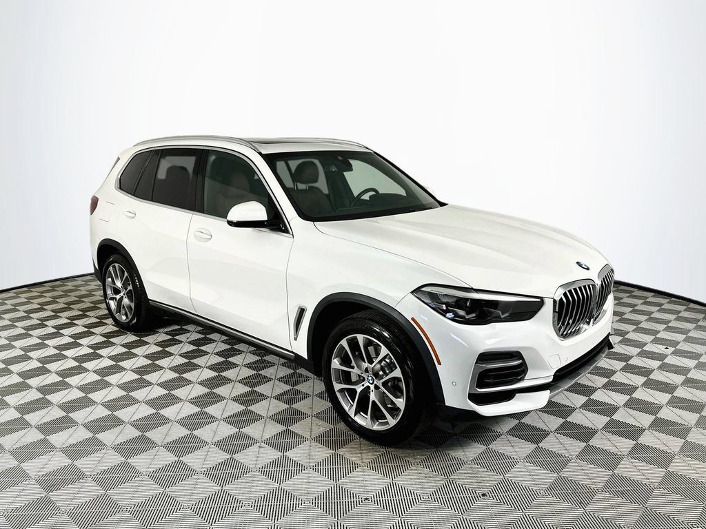 Used 2023 BMW X5 xDrive40i w/ Premium Package AWD/4WD image 1