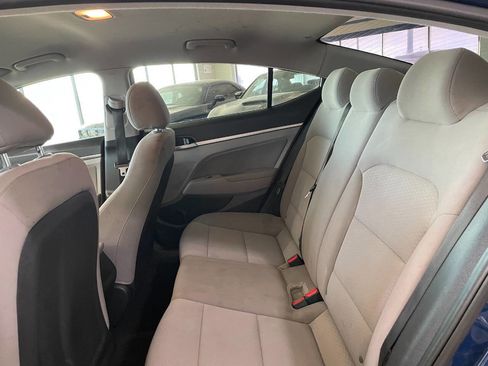 Used 2020 Hyundai Elantra SEL image 18