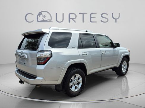 Used 2018 Toyota 4Runner SR5 RWD image 5