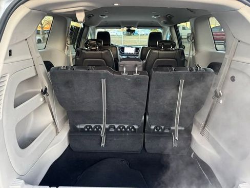 Used 2024 Chrysler Pacifica Touring-L image 28