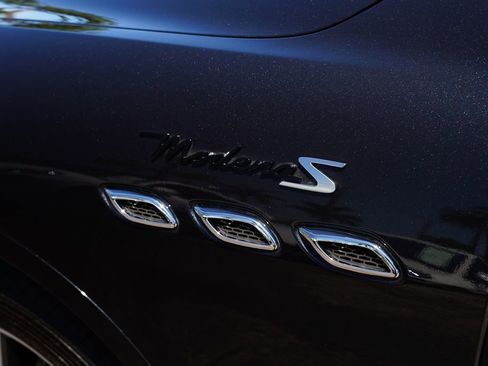 Used 2022 Maserati Levante Modena S AWD/4WD image 14