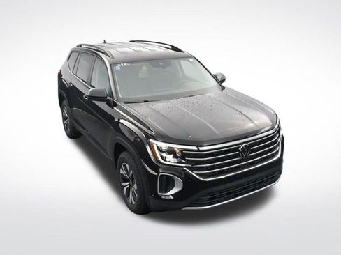 Used 2025 Volkswagen Atlas SE image 22