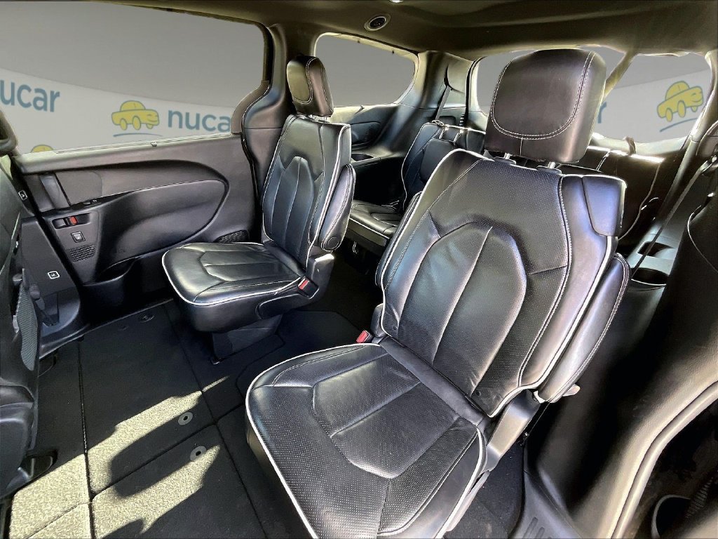 Used 2025 Chrysler Pacifica Limited FWD image 14