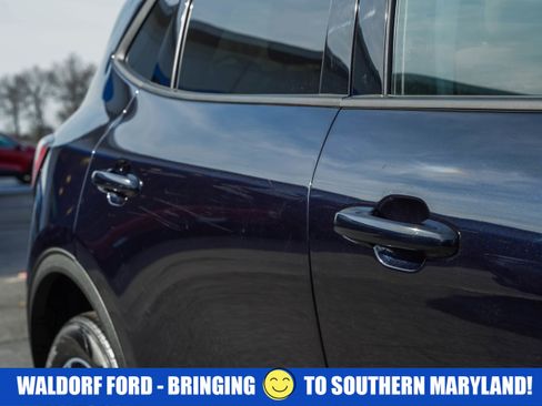 Used 2021 Ford Escape SE w/ SE Sport Appearance Package image 16