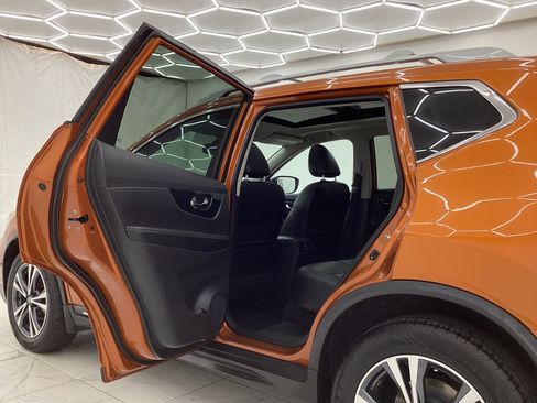Used 2018 Nissan Rogue SL w/ Premium Package AWD/4WD image 24