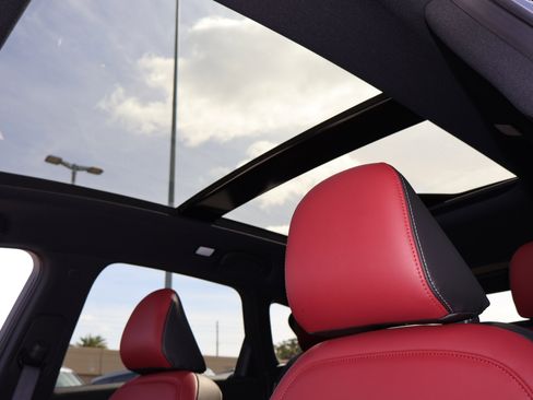 Certified 2025 INFINITI QX50 Sport image 5