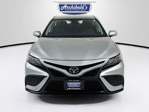 Used 2024 Toyota Camry SE FWD image 2