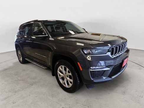 Used 2022 Jeep Grand Cherokee Limited image 8