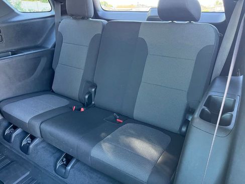 Used 2022 Chevrolet Traverse LT image 23