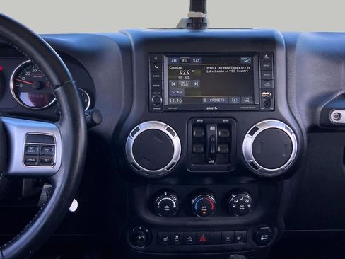 Used 2014 Jeep Wrangler Unlimited Rubicon AWD/4WD image 7
