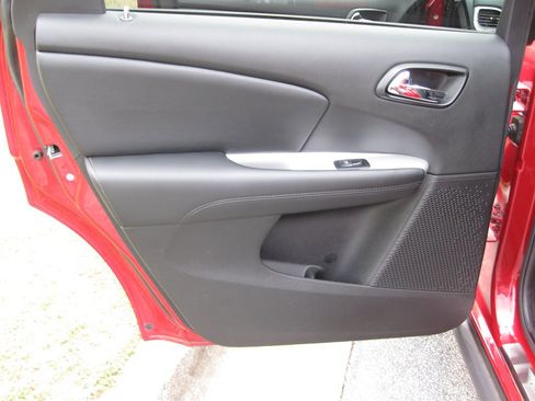 Used 2016 Dodge Journey SE w/ Flexible Seating Group image 25