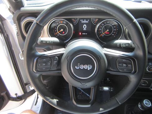 Used 2018 Jeep Wrangler Unlimited Sport S AWD/4WD image 34