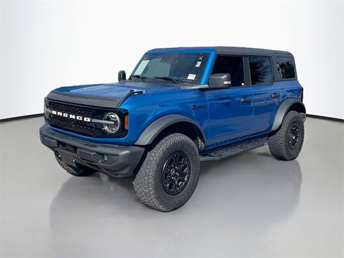 Used 2022 Ford Bronco Wildtrak image 3