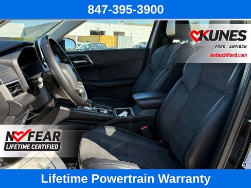 Used 2024 Mitsubishi Outlander SE image 32