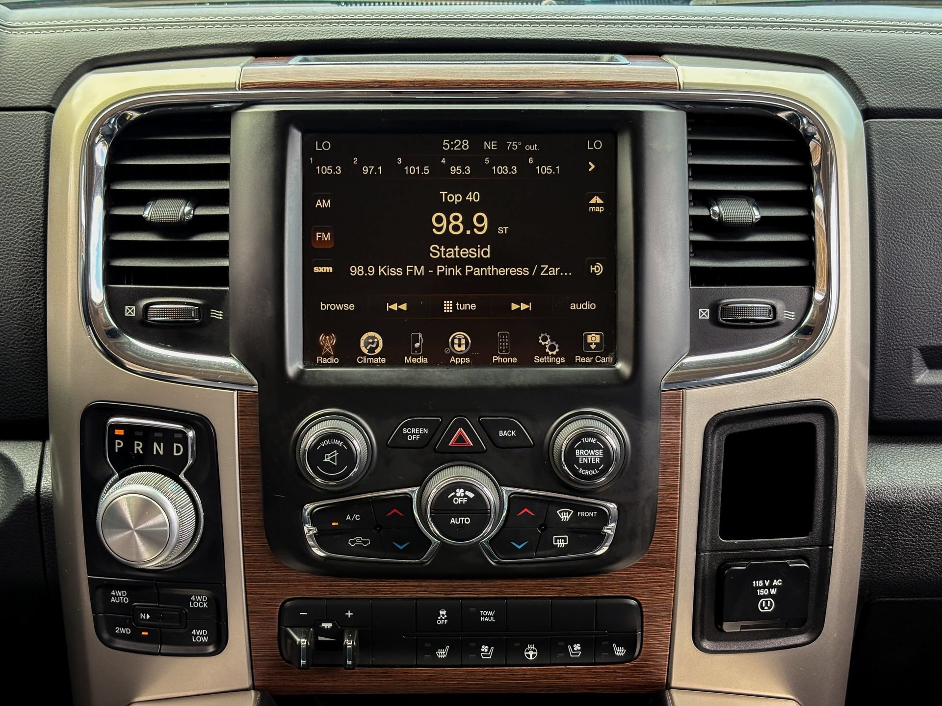 Used 2016 RAM 1500 Laramie w/ Convenience Group AWD/4WD image 22