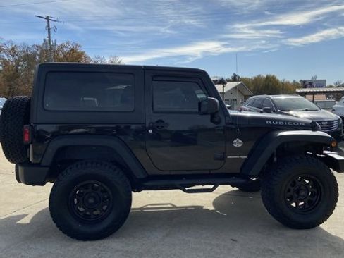Used 2018 Jeep Wrangler Rubicon w/ Power Convenience Group image 5