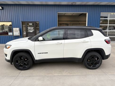 Used 2018 Jeep Compass Latitude w/ Popular Equipment Group image 1