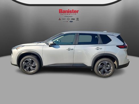 Used 2025 Nissan Rogue SV FWD image 7