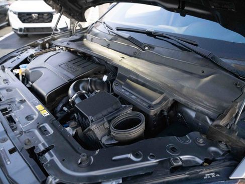 Used 2020 Jaguar E-PACE SE image 34