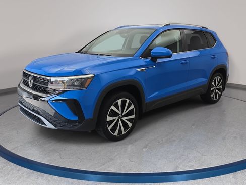 Certified 2023 Volkswagen Taos SE w/ Panoramic Sunroof Package FWD image 1