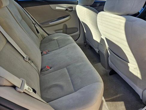 Used 2012 Toyota Corolla LE image 19