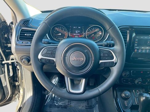 Used 2021 Jeep Compass Latitude AWD/4WD image 11